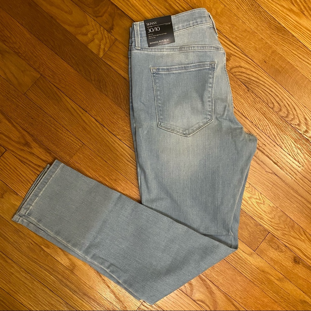 Banana Republic light wash skinny Jeans size 10/30, New with tags stretch